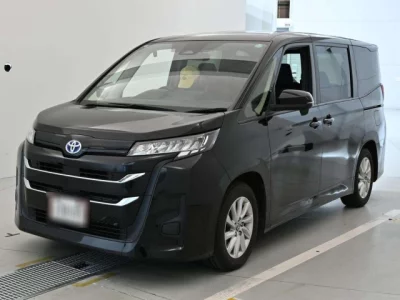 Toyota NOAH  с аукциона в Японии