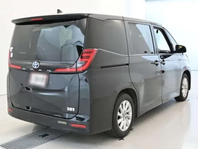 Toyota NOAH  с аукциона в Японии