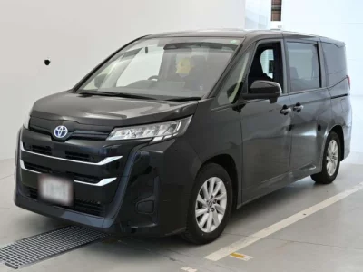 Toyota NOAH  с аукциона в Японии