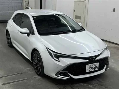 Toyota COROLLA SPORT  с аукциона в Японии