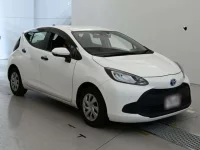 Toyota AQUA лот № 30388 оценка 3.5  с аукциона в Японии 4