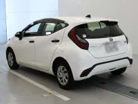 Toyota AQUA лот № 30388 оценка 3.5  с аукциона в Японии 5