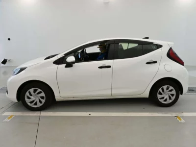 Toyota AQUA  с аукциона в Японии