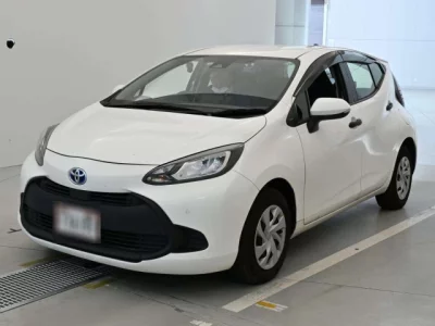 Toyota AQUA  с аукциона в Японии
