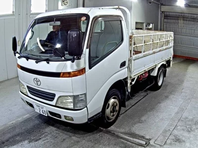 Toyota DYNA  с аукциона в Японии