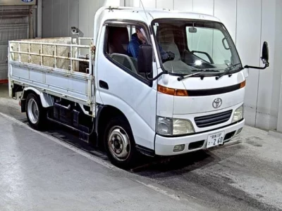 Toyota DYNA  с аукциона в Японии