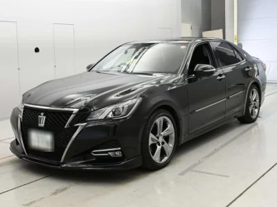 Toyota CROWN  с аукциона в Японии