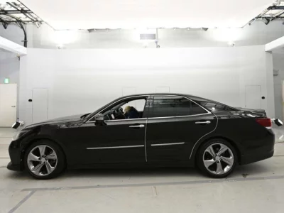 Toyota CROWN  с аукциона в Японии