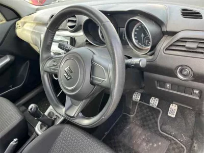 Suzuki SWIFT  с аукциона в Японии