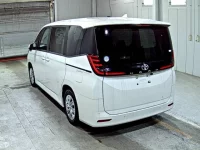 Toyota NOAH лот № 3051 оценка R  с аукциона в Японии 1