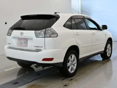 Toyota HARRIER  с аукциона в Японии