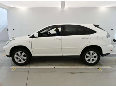 Toyota HARRIER  с аукциона в Японии