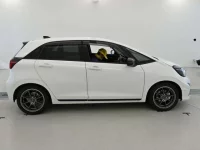 Honda FIT лот № 30414 оценка 4  с аукциона в Японии 2