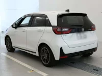 Honda FIT лот № 30414 оценка 4  с аукциона в Японии 5