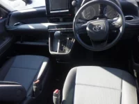 Toyota NOAH лот № 3064 оценка 4  с аукциона в Японии 2