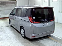 Toyota NOAH лот № 3064 оценка 4  с аукциона в Японии 1