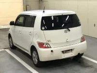 Toyota BB лот № 3073 оценка 3.5  с аукциона в Японии 1