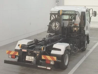 Isuzu FORWARD  с аукциона в Японии