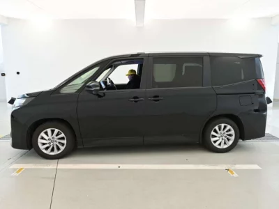 Toyota NOAH  с аукциона в Японии