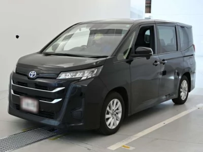 Toyota NOAH  с аукциона в Японии