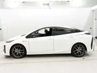 Toyota PRIUS PHV лот № 30418 оценка 4.5  с аукциона в Японии 3