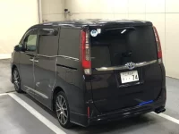 Toyota ESQUIRE лот № 3076 оценка 3.5  с аукциона в Японии 1