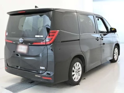 Toyota NOAH  с аукциона в Японии