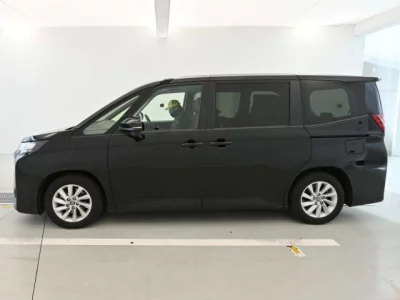 Toyota NOAH  с аукциона в Японии