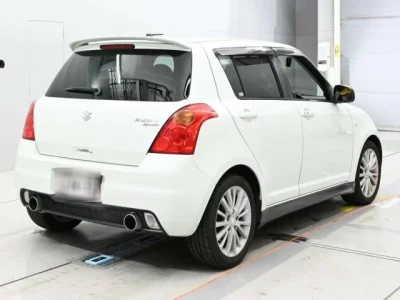 Suzuki SWIFT  с аукциона в Японии