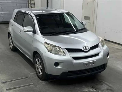 Toyota IST  с аукциона в Японии