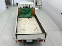 Toyota DYNA лот № 40171 оценка 4  с аукциона в Японии 7