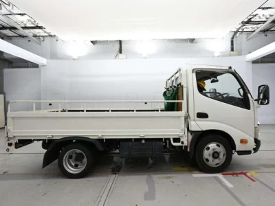 Toyota DYNA  с аукциона в Японии