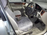 Toyota IPSUM лот № 2522 оценка 3  с аукциона в Японии 2