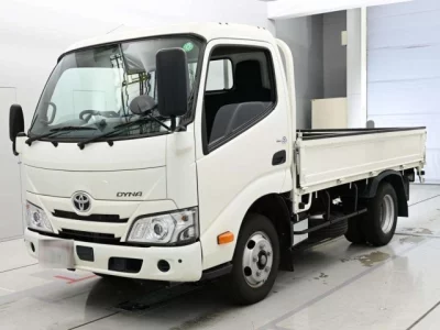 Toyota DYNA  с аукциона в Японии