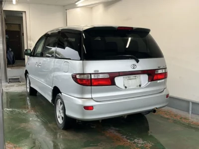 Toyota ESTIMA  с аукциона в Японии