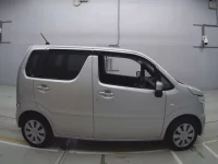 Suzuki WAGON R лот № 3220 оценка 4  с аукциона в Японии 2