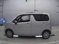 Suzuki WAGON R лот № 3220 оценка 4  с аукциона в Японии 3