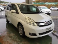 Toyota ISIS лот № 3014 оценка R  с аукциона в Японии 2