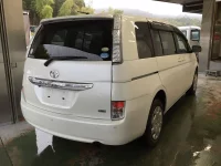 Toyota ISIS лот № 3014 оценка R  с аукциона в Японии 3