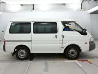 Mazda BONGO VAN лот № 40192 оценка 3  с аукциона в Японии 2