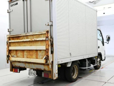 Isuzu ELF  с аукциона в Японии