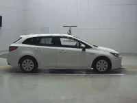 Toyota COROLLA TOURING лот № 30474 оценка 4.5  с аукциона в Японии 2