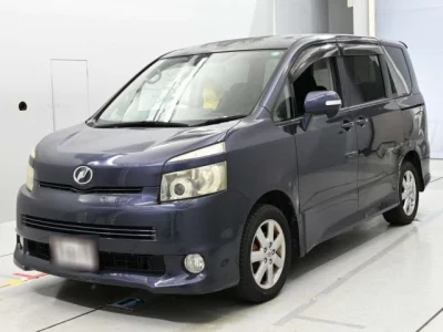 Toyota VOXY  с аукциона в Японии