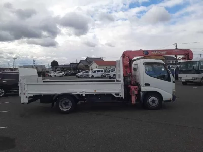 Toyota DYNA  с аукциона в Японии