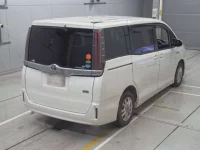 Toyota NOAH лот № 30481 оценка 4  с аукциона в Японии 1