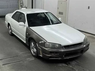 Nissan SKYLINE  с аукциона в Японии