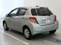 Toyota VITZ лот № 90728 оценка 3  с аукциона в Японии 5