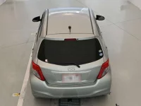 Toyota VITZ лот № 90728 оценка 3  с аукциона в Японии 7