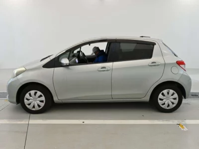 Toyota VITZ  с аукциона в Японии
