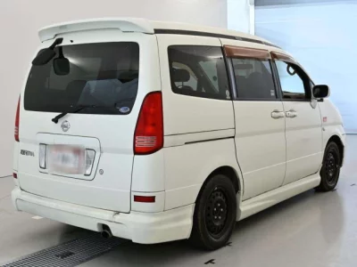 Nissan SERENA  с аукциона в Японии